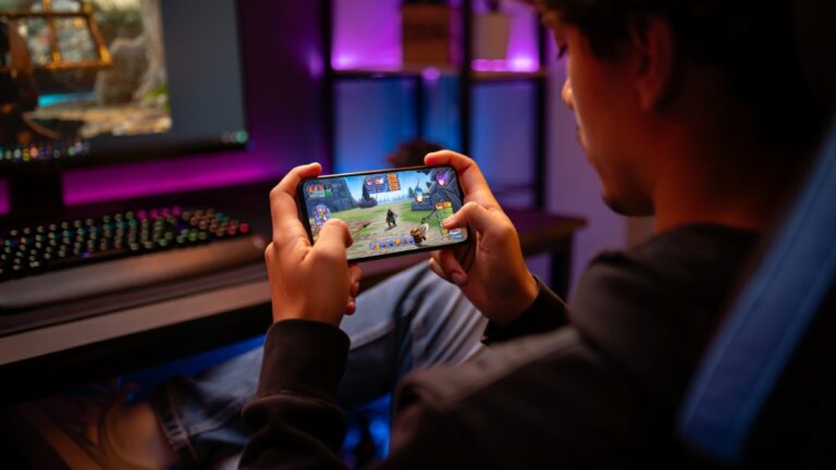Un RPG mobile est sorti discrètement et rattache ses quêtes directement à votre environnement local