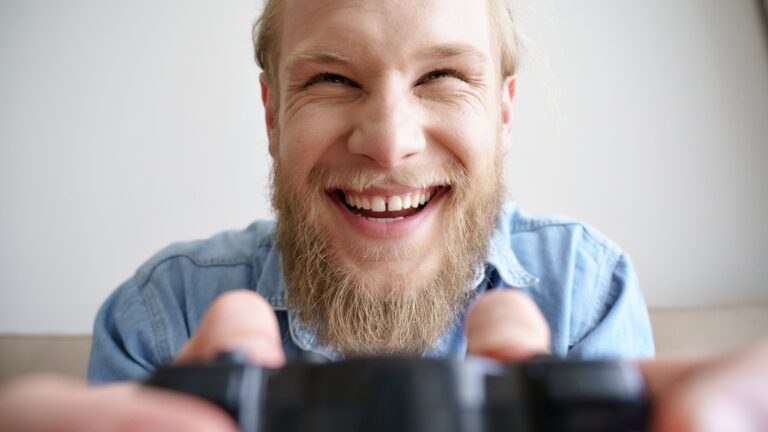 J’ai lancé ce jeu Xbox enfin dispo sur PS5, après deux ans d’attente, et je comprends pourquoi tout le monde en redemande